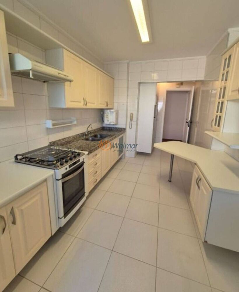 Apartamento à venda com 3 quartos, 138m² - Foto 4