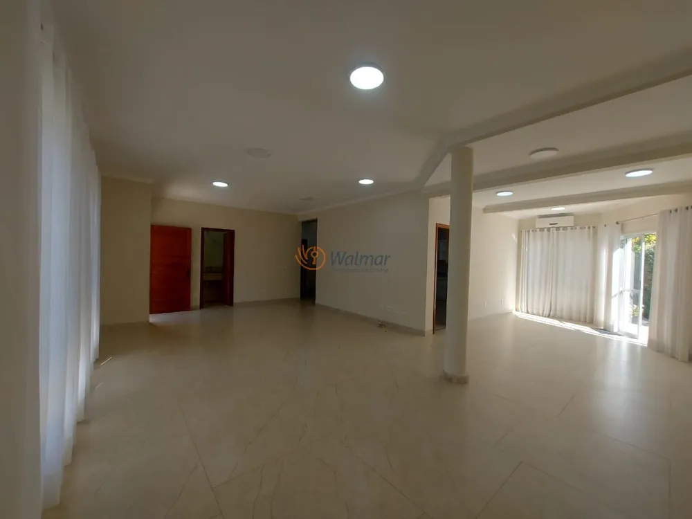 Casa, 4 quartos, 255 m² - Foto 1
