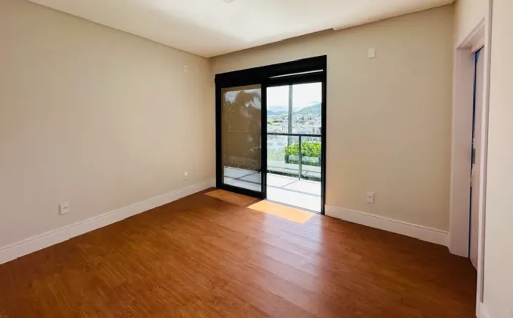 Casa, 3 quartos, 250 m² - Foto 2