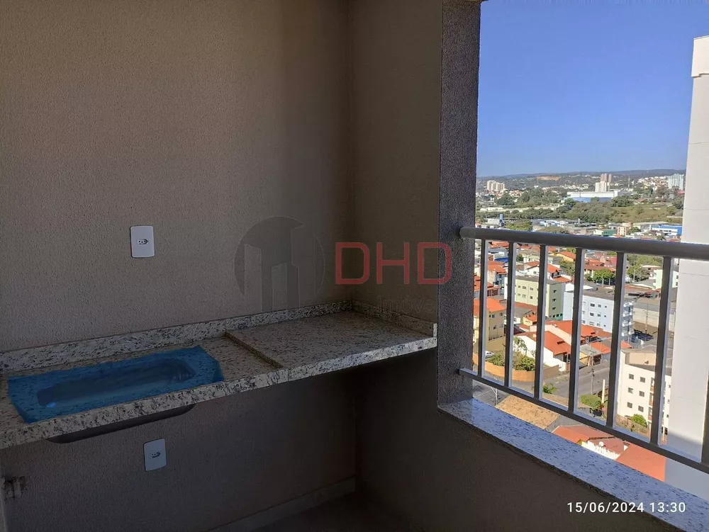 Apartamento à venda com 2 quartos, 62m² - Foto 3