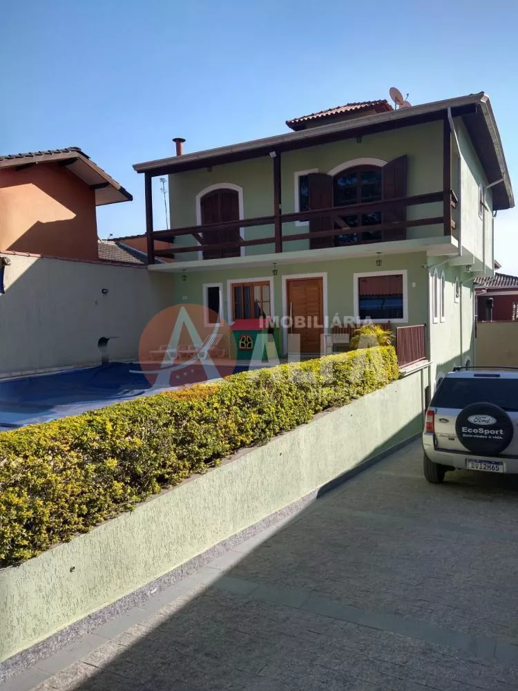 Casa à venda com 4 quartos, 300m² - Foto 1