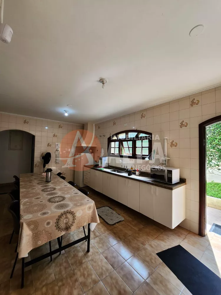 Casa à venda com 4 quartos, 1228m² - Foto 8