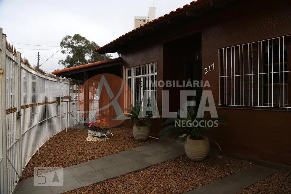 Casa, 4 quartos, 175 m² - Foto 1
