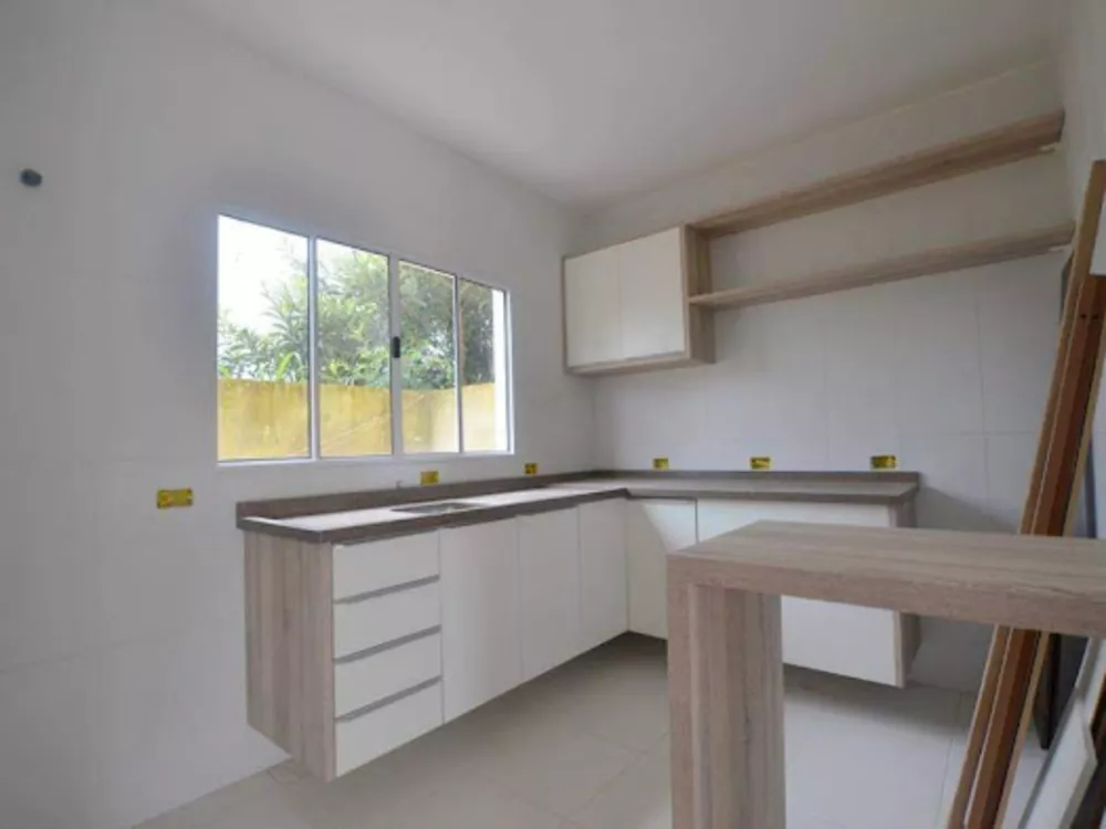 Casa à venda com 3 quartos, 90m² - Foto 3