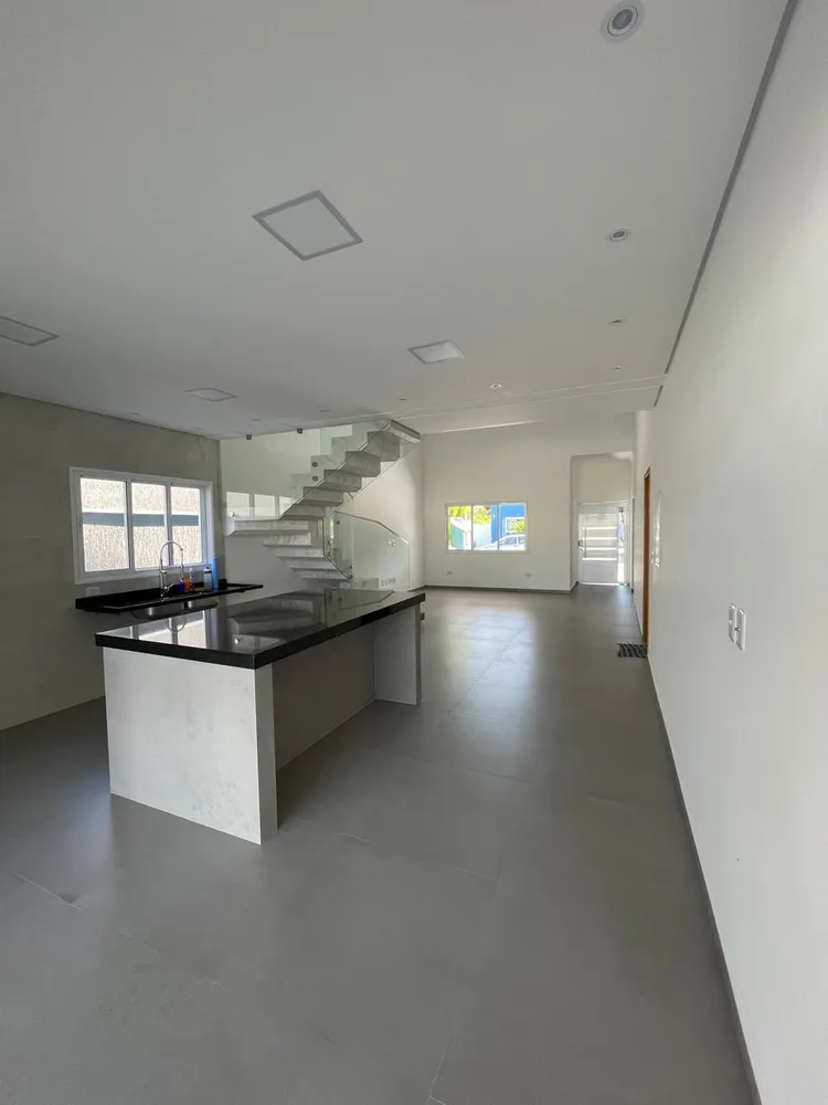 Casa, 3 quartos, 282 m² - Foto 3