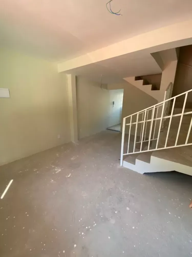 Casa à venda com 2 quartos, 67m² - Foto 7