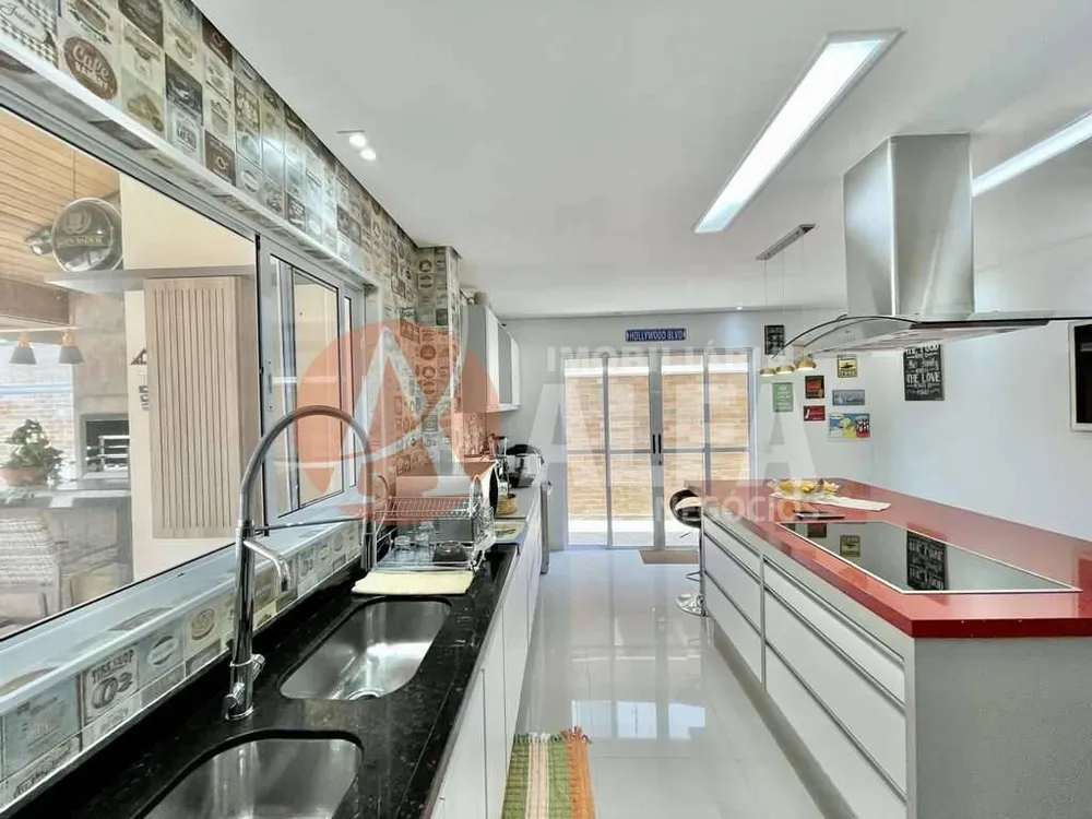 Casa, 3 quartos, 240 m² - Foto 3
