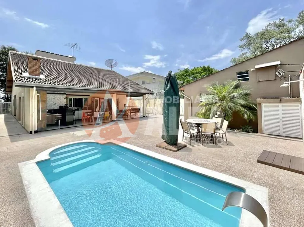 Casa, 3 quartos, 240 m² - Foto 1