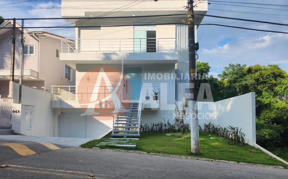 Casa, 4 quartos, 260 m² - Foto 1