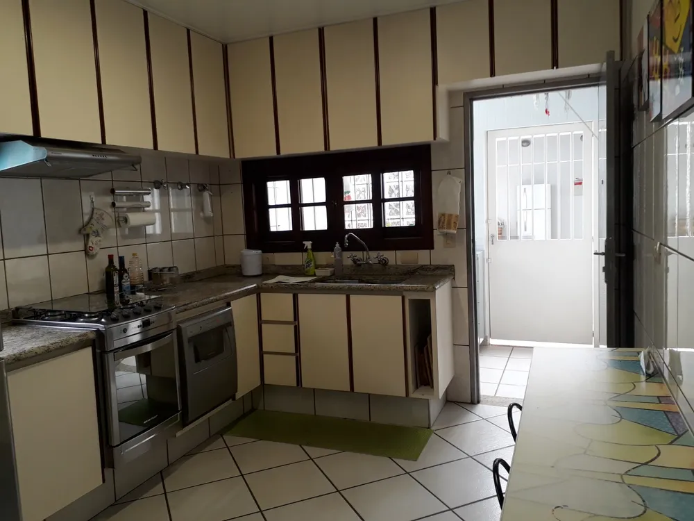Casa, 3 quartos, 220 m² - Foto 1