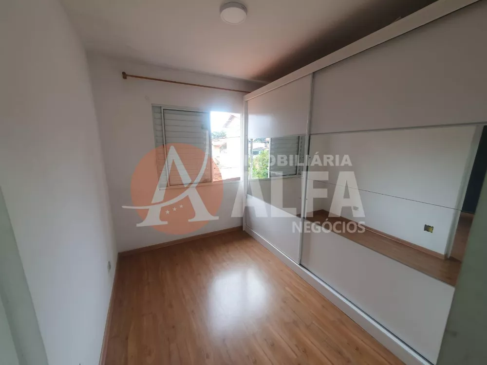 Casa à venda com 2 quartos, 54m² - Foto 2