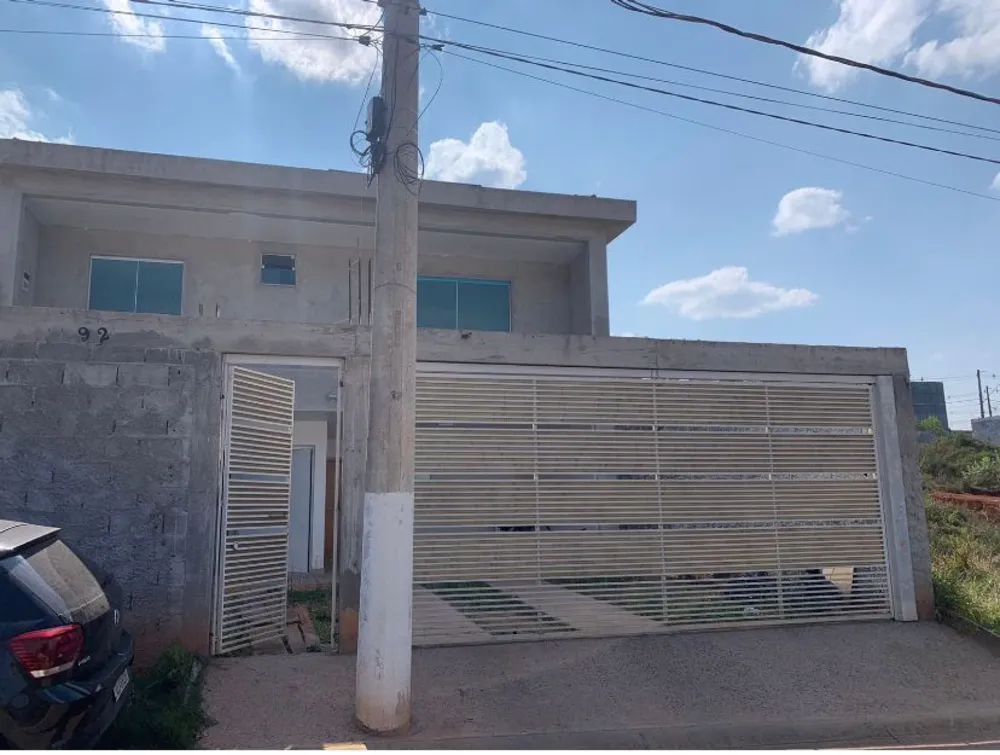 Casa, 3 quartos, 236 m² - Foto 1