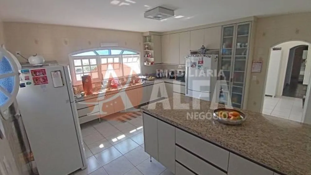 Casa, 4 quartos, 390 m² - Foto 4