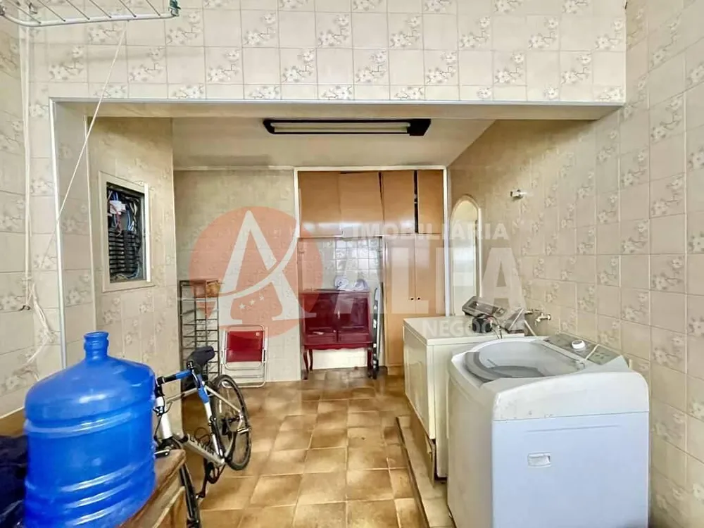 Casa, 4 quartos, 353 m² - Foto 1
