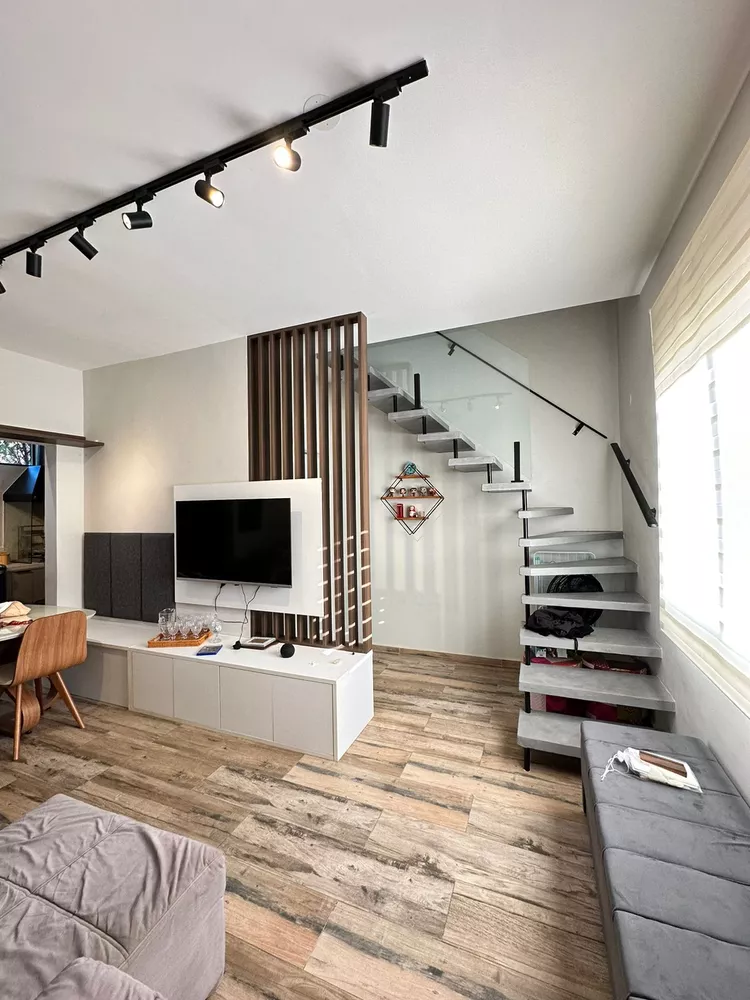 Casa à venda com 2 quartos, 70m² - Foto 1