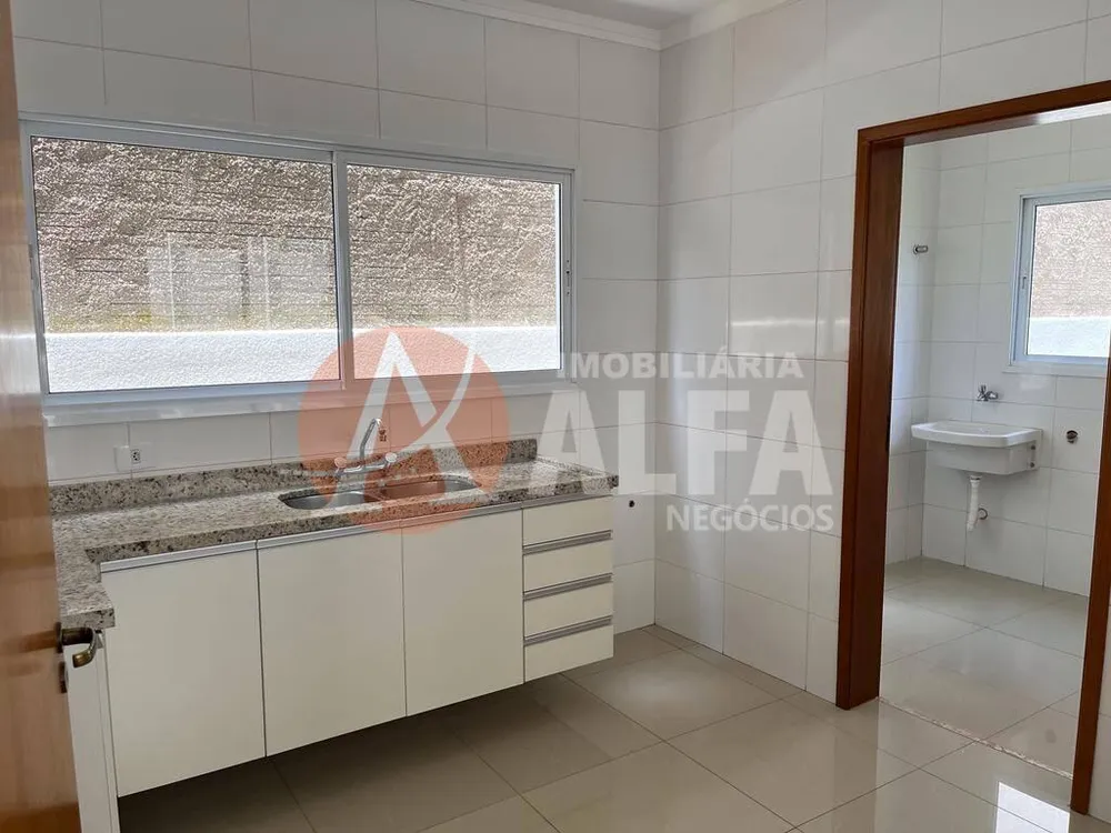 Casa, 3 quartos, 192 m² - Foto 2
