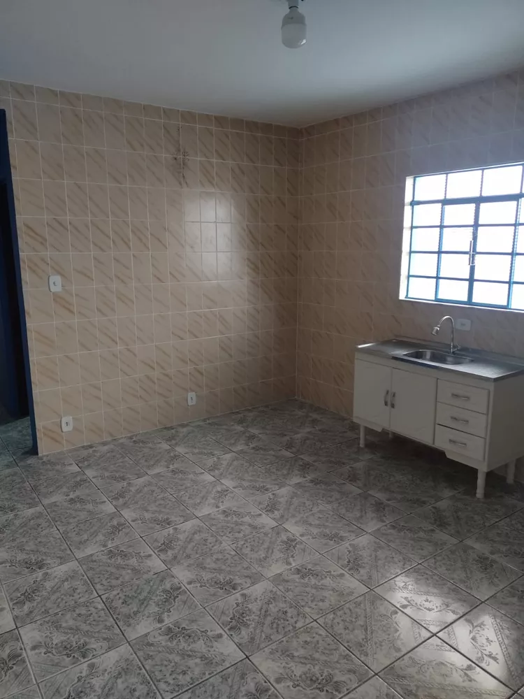 Casa à venda com 1 quarto, 70m² - Foto 2