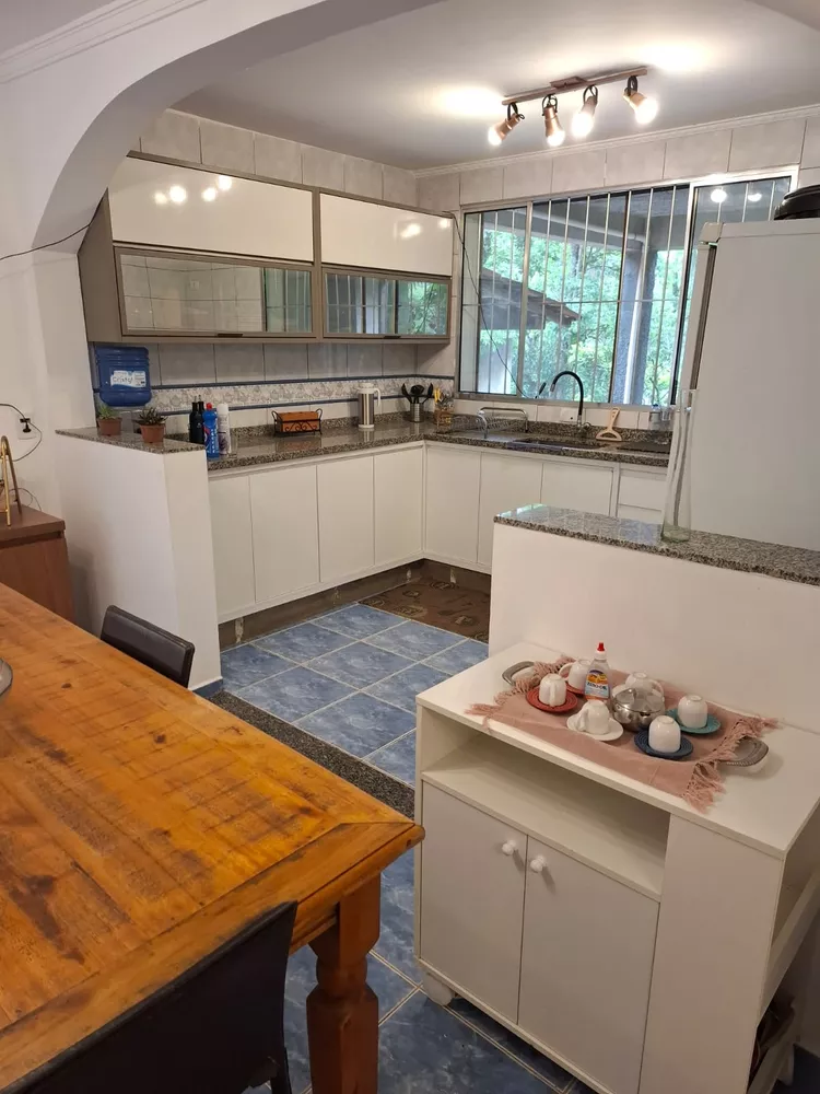 Casa para alugar com 2 quartos, 55m² - Foto 4