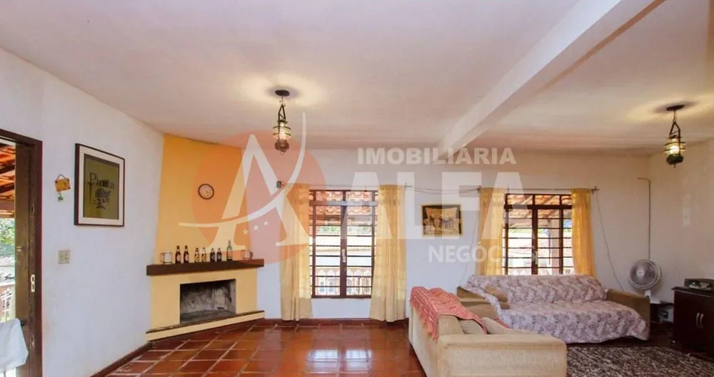 Chácara, 3 quartos, 5689 m² - Foto 1