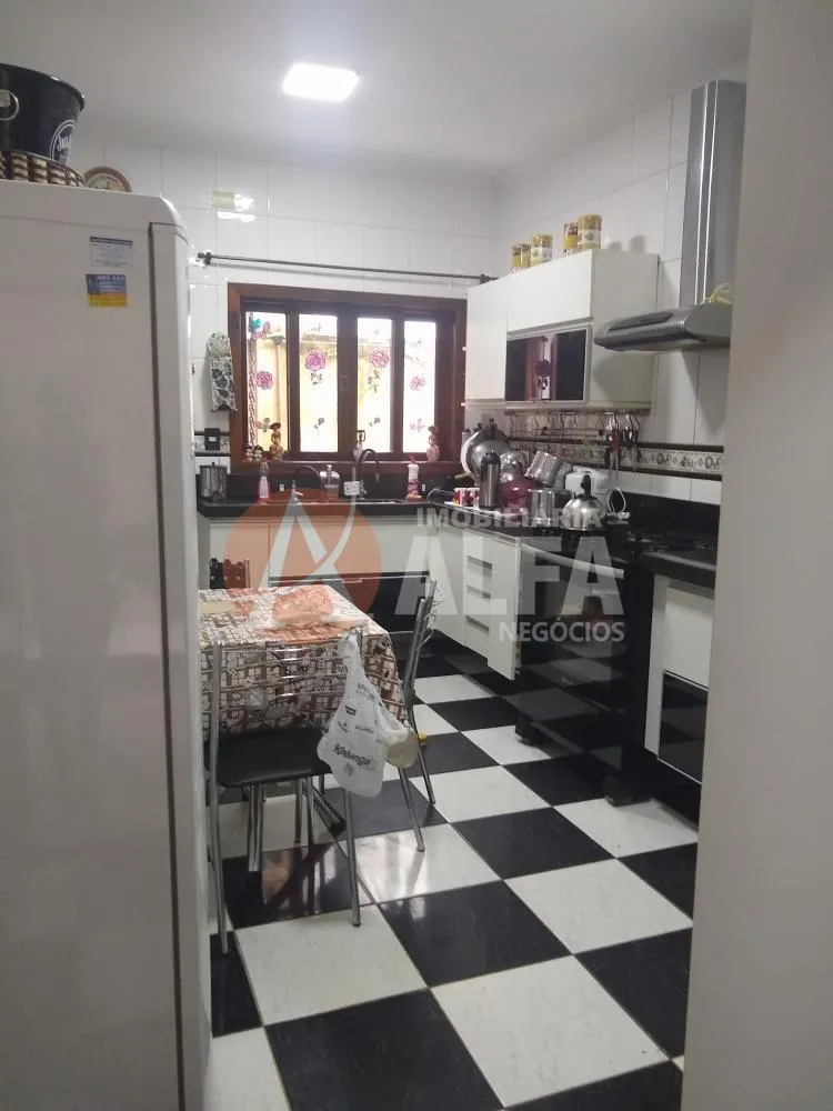 Casa, 3 quartos, 290 m² - Foto 4