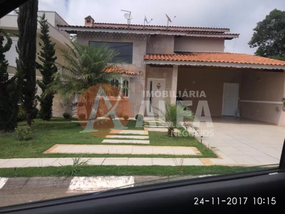 Casa à venda com 5 quartos, 308m² - Foto 1