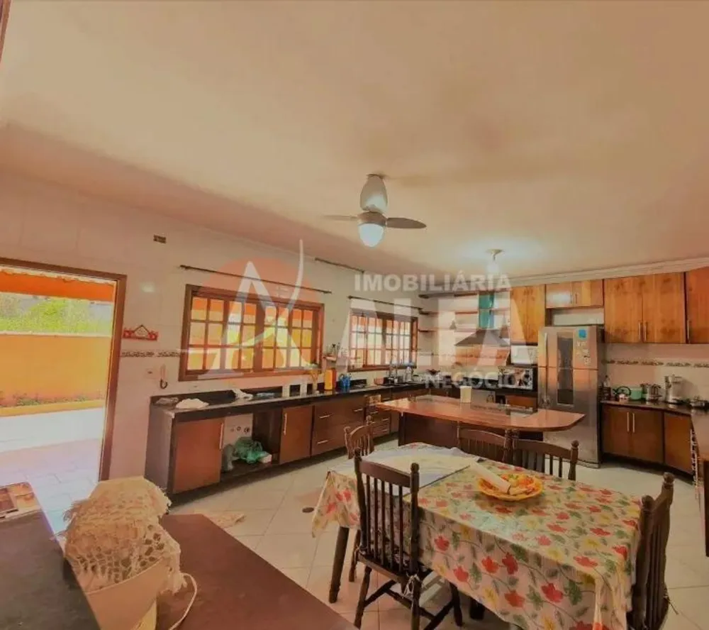 Casa, 6 quartos, 880 m² - Foto 2