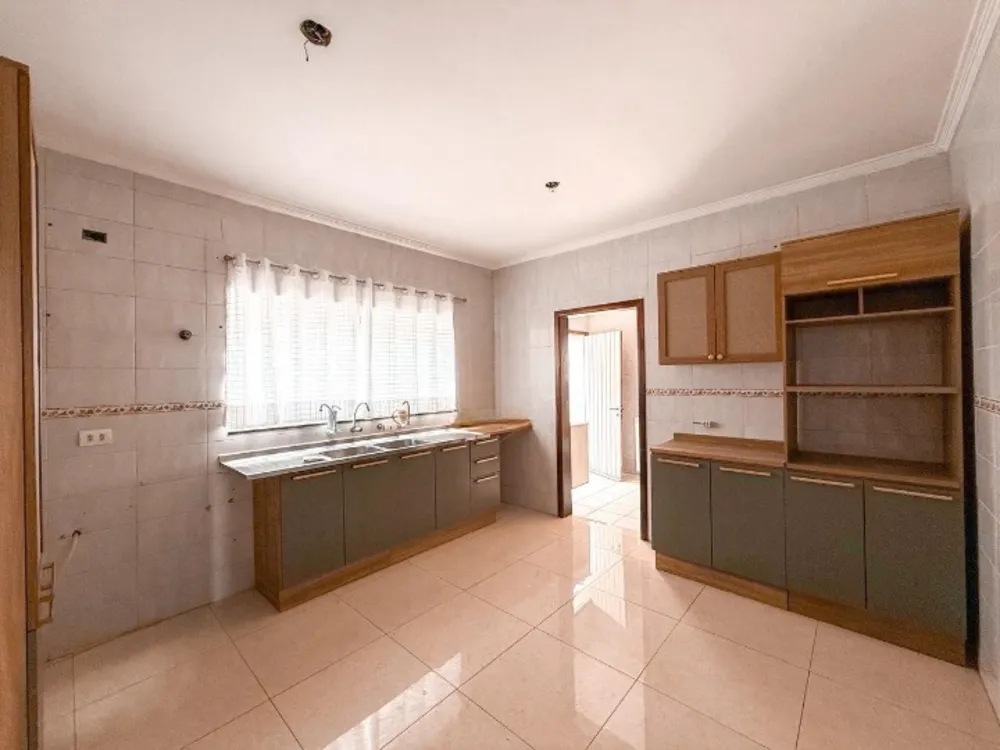 Casa, 4 quartos, 326 m² - Foto 2