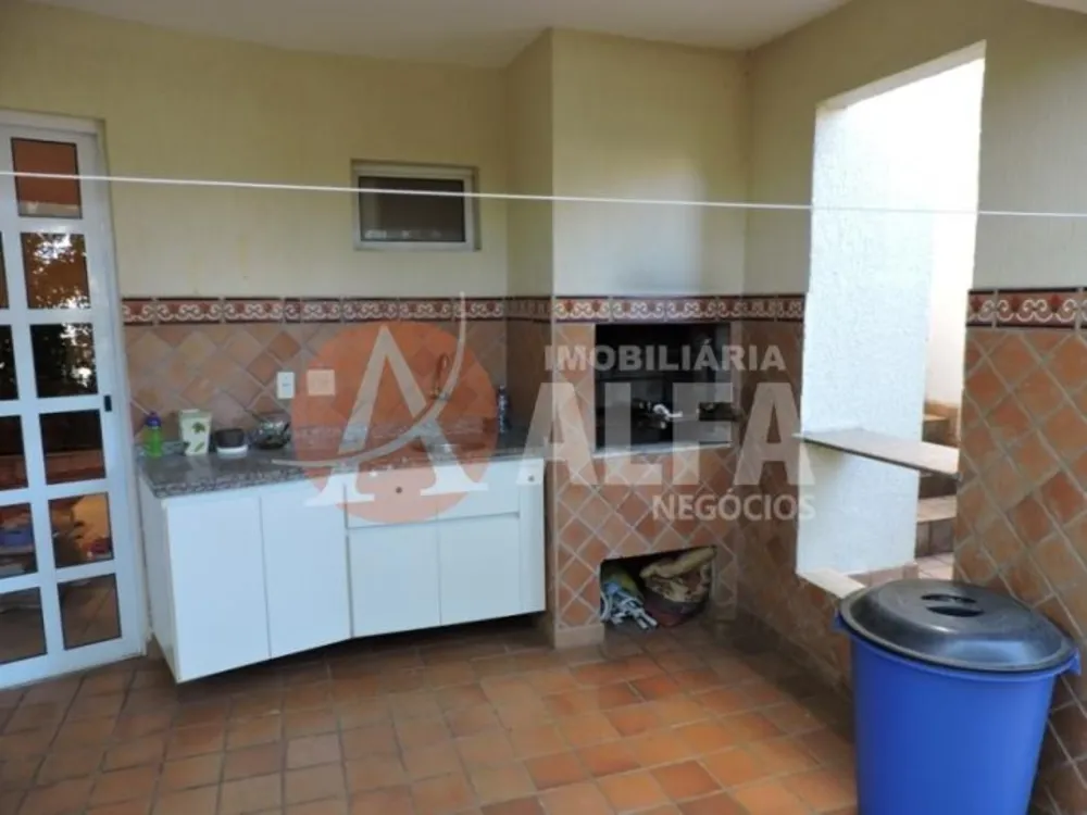 Casa, 3 quartos, 211 m² - Foto 3