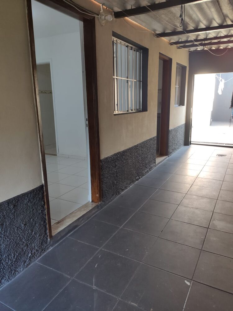 Casa à venda com 2 quartos, 47m² - Foto 1
