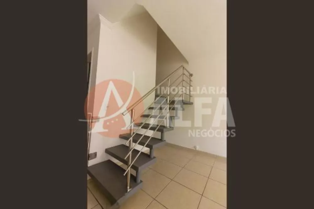 Casa à venda com 2 quartos, 70m² - Foto 4