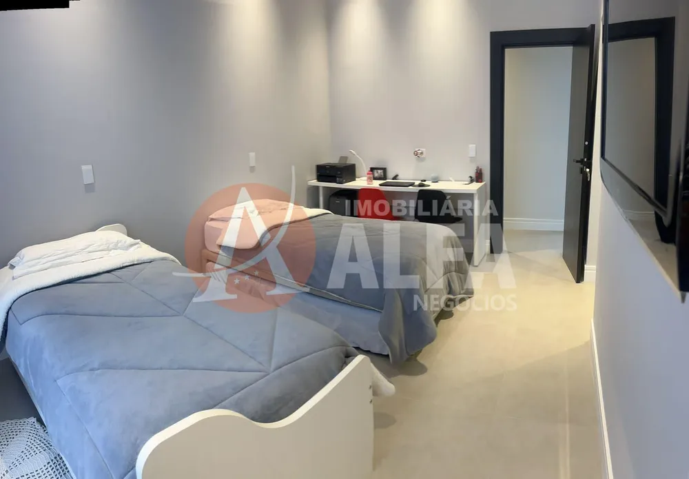 Casa, 4 quartos, 380 m² - Foto 1