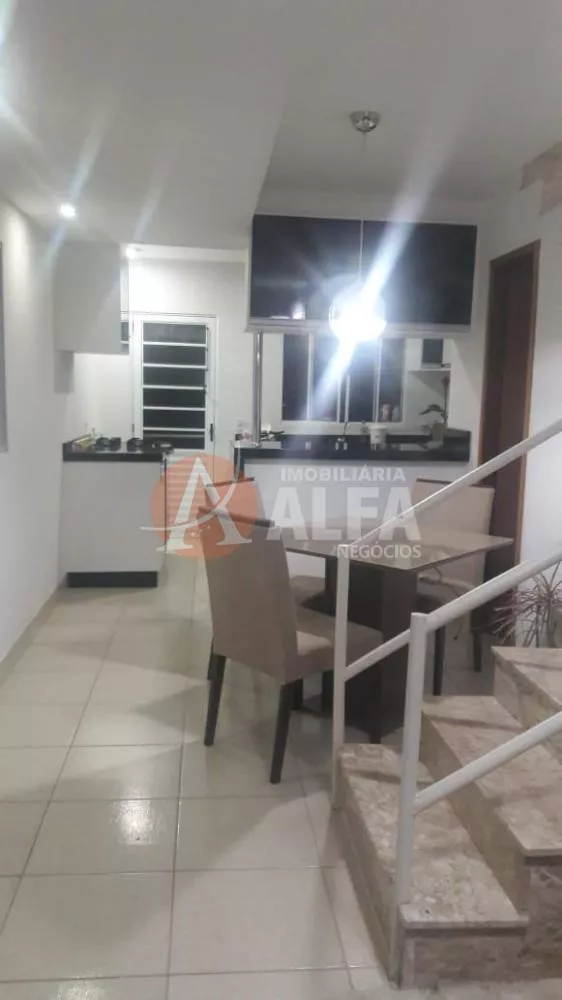 Casa à venda com 2 quartos, 100m² - Foto 2