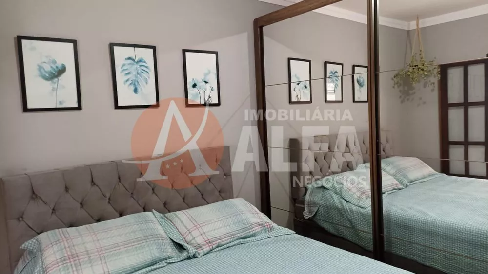 Casa à venda com 3 quartos, 174m² - Foto 3