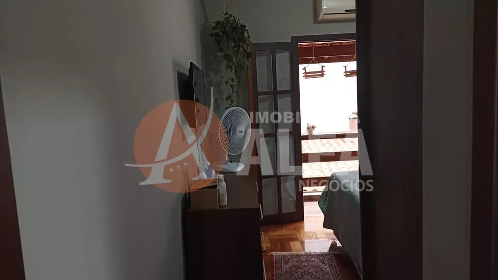 Casa à venda com 3 quartos, 174m² - Foto 7