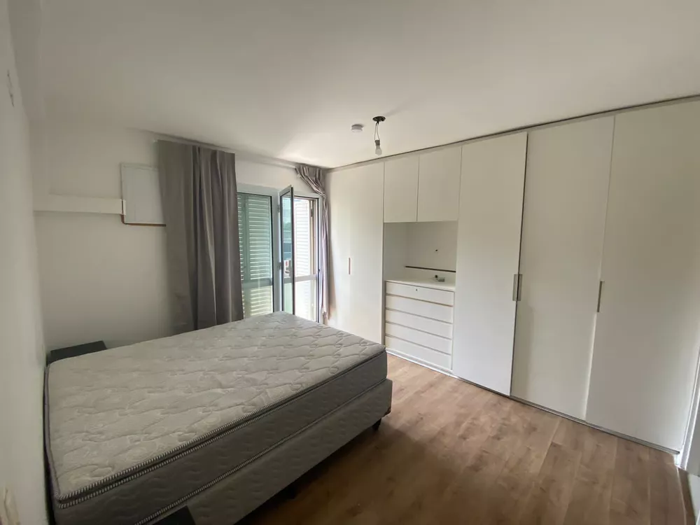 Apartamento para alugar com 4 quartos, 200m² - Foto 4