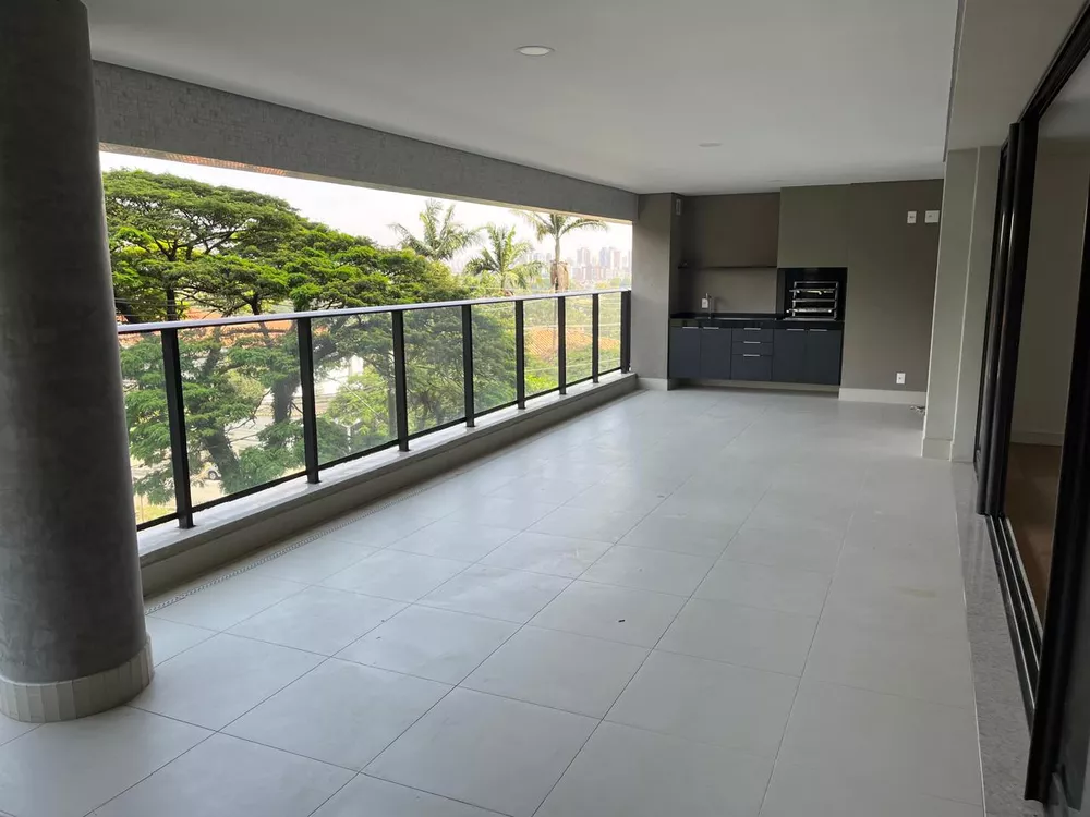 Apartamento para alugar com 4 quartos, 200m² - Foto 1