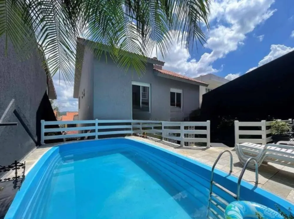 Casa, 5 quartos, 285 m² - Foto 1