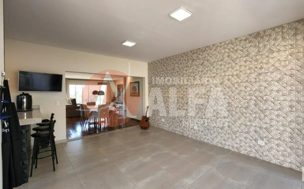 Casa, 3 quartos, 280 m² - Foto 1