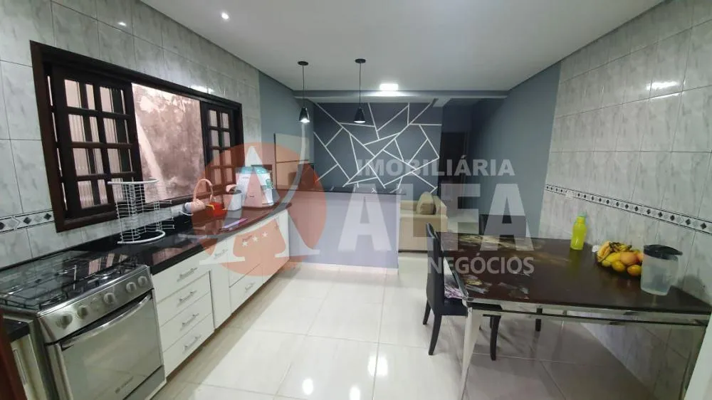 Casa, 3 quartos, 220 m² - Foto 4
