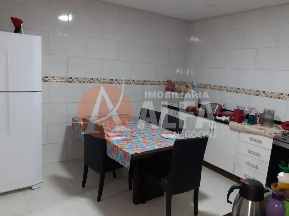 Casa, 3 quartos, 220 m² - Foto 8