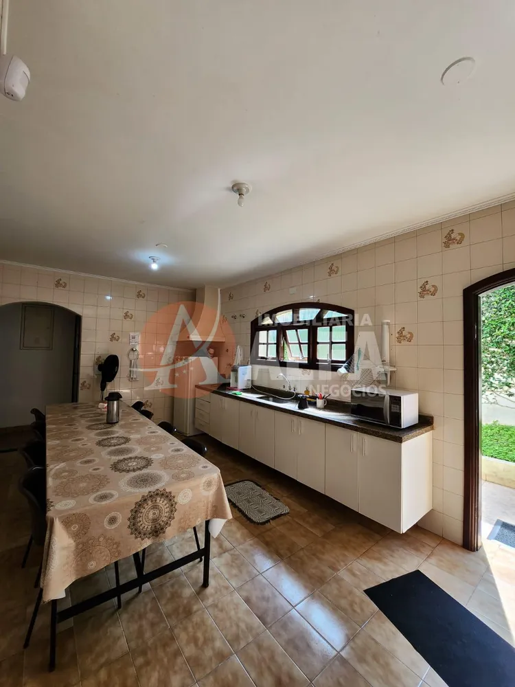 Casa, 4 quartos, 1228 m² - Foto 3