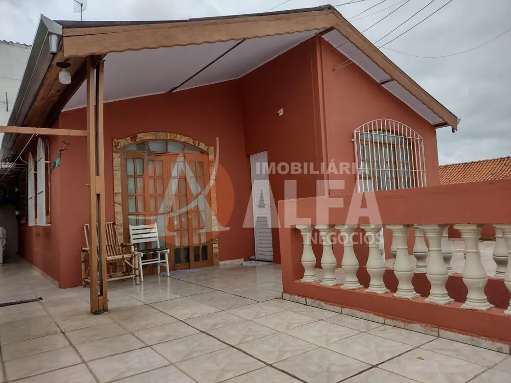 Casa, 4 quartos, 180 m² - Foto 1