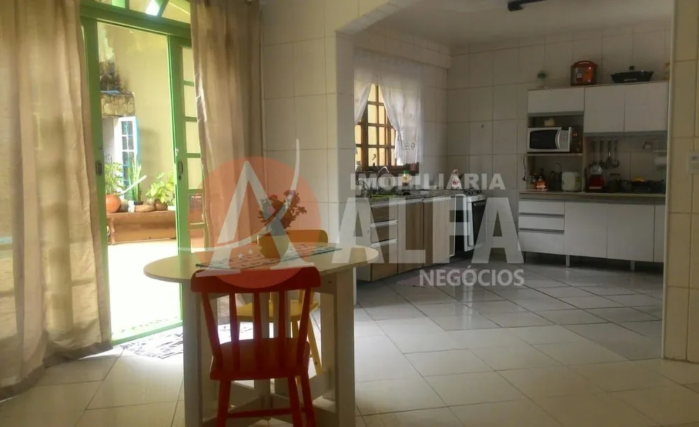 Casa, 4 quartos, 180 m² - Foto 2