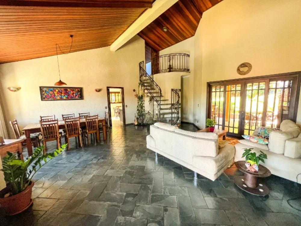 Casa, 4 quartos, 253 m² - Foto 2
