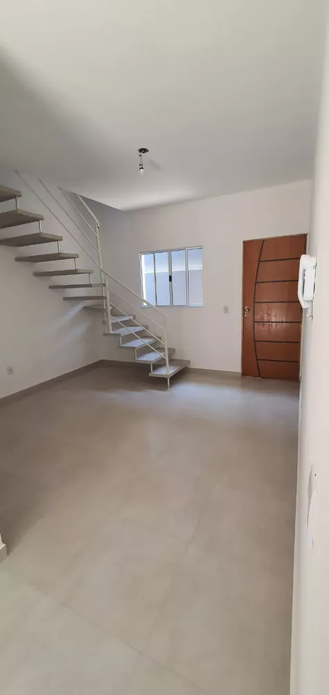 Casa à venda com 2 quartos, 85m² - Foto 4