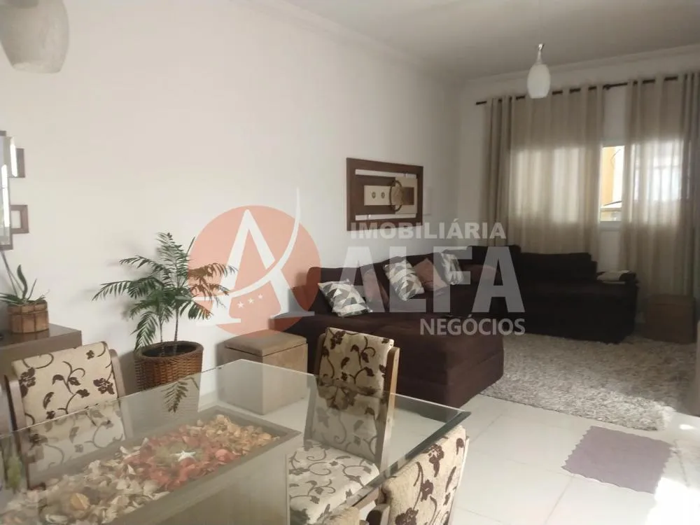 Casa, 4 quartos, 182 m² - Foto 2