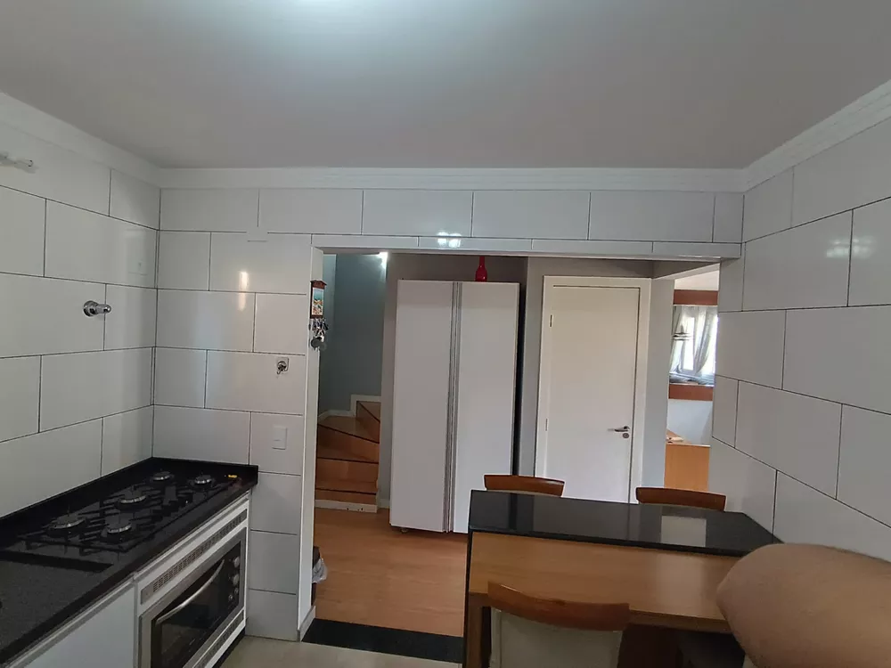 Casa à venda com 3 quartos, 83m² - Foto 4