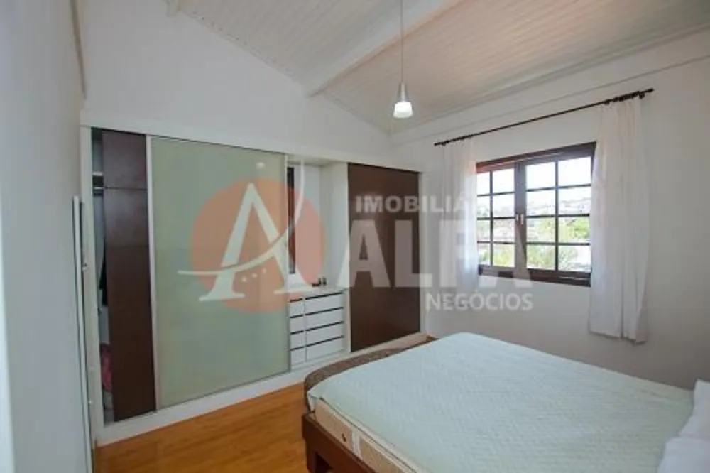 Casa, 4 quartos, 2339 m² - Foto 3