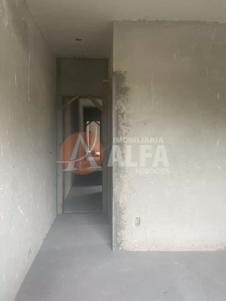 Casa à venda com 3 quartos, 137m² - Foto 1