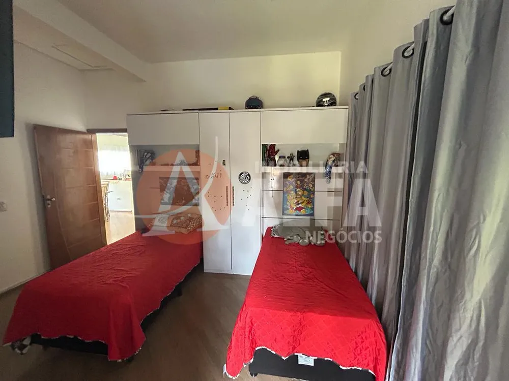 Casa, 5 quartos, 180 m² - Foto 1